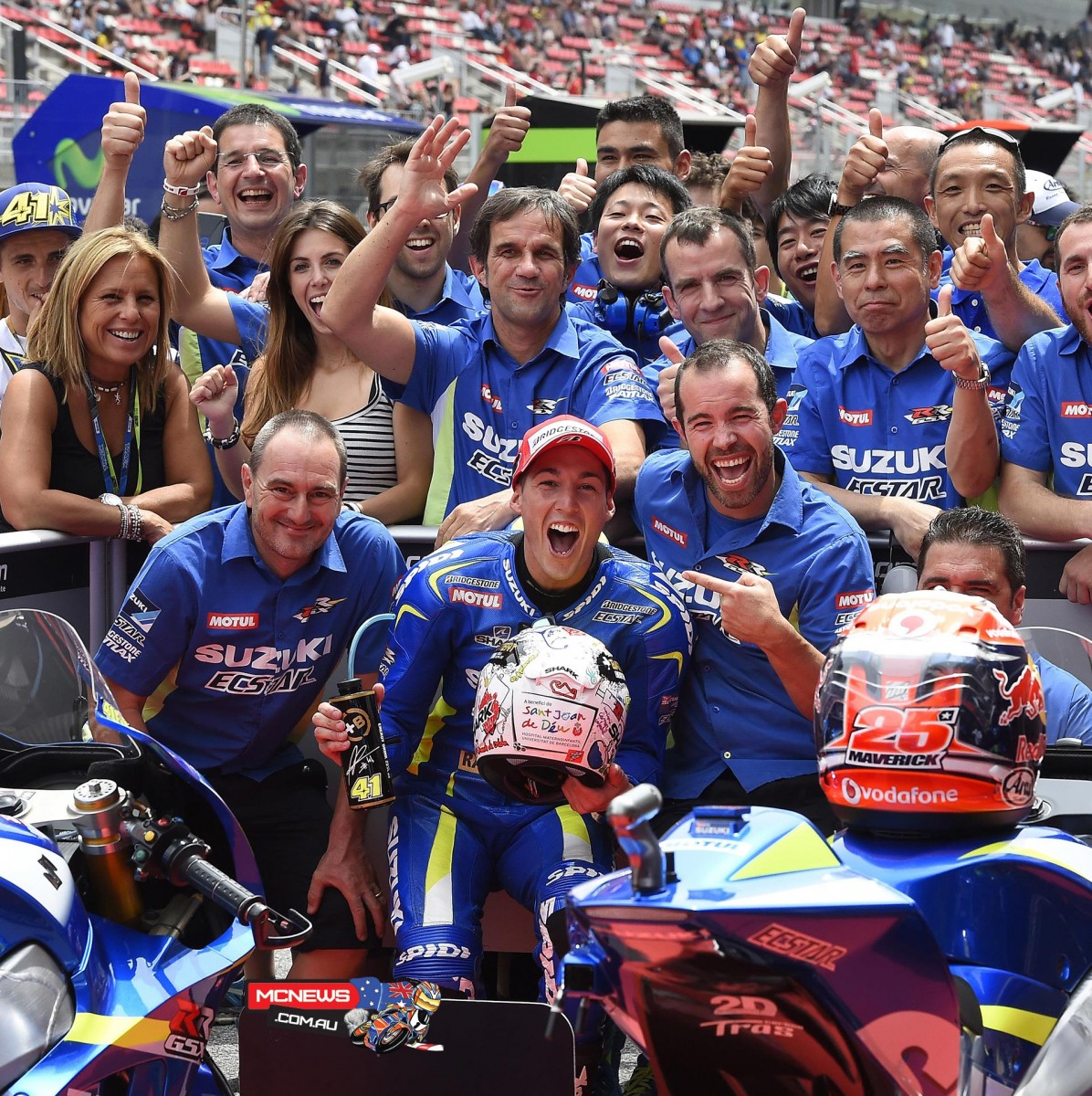 Team Suzuki Ecstar образца 2015 года: Алеш Эспаргаро и Маверик Виньялес стартуют с 1-2 позиций в Барселоне