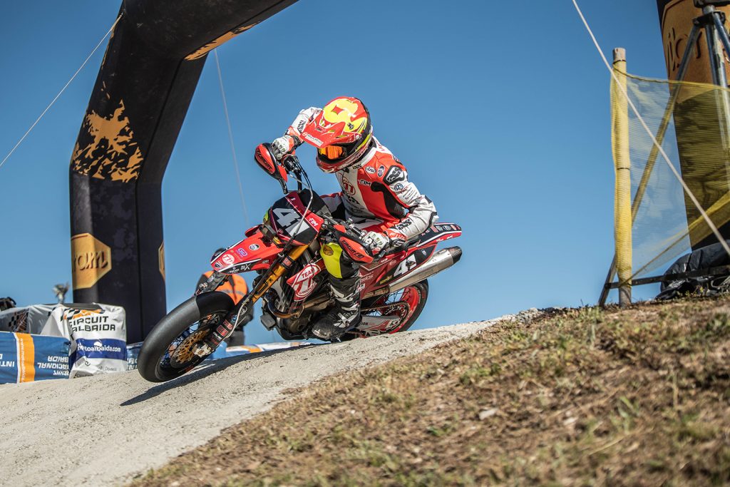 Марк-Райнер Шмидт выиграл на Ducati первую гонку - Гран-При Сардинии S1GP
