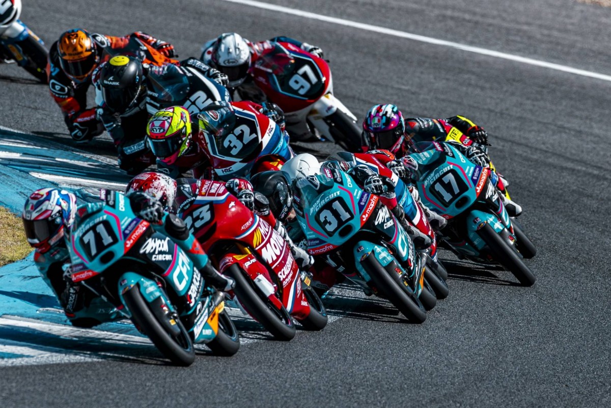 Трио пилотов CFMoto Aspar Junior Team вновь во главе пелетона FIM MotoJunior