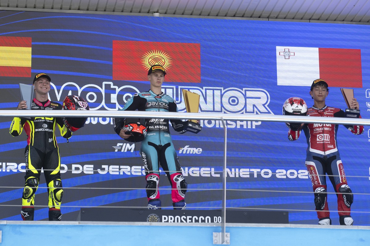 Первая победа Ярослава Карпушина в чемпионате мира FIM MotoJunior 2026