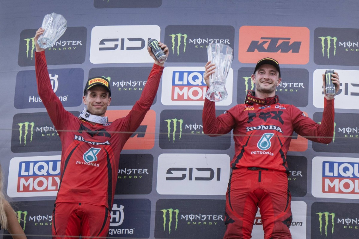 Джеффри Херлингс и Том Виаль - 1-2 на подиуме Гран-При Чехии MXGP