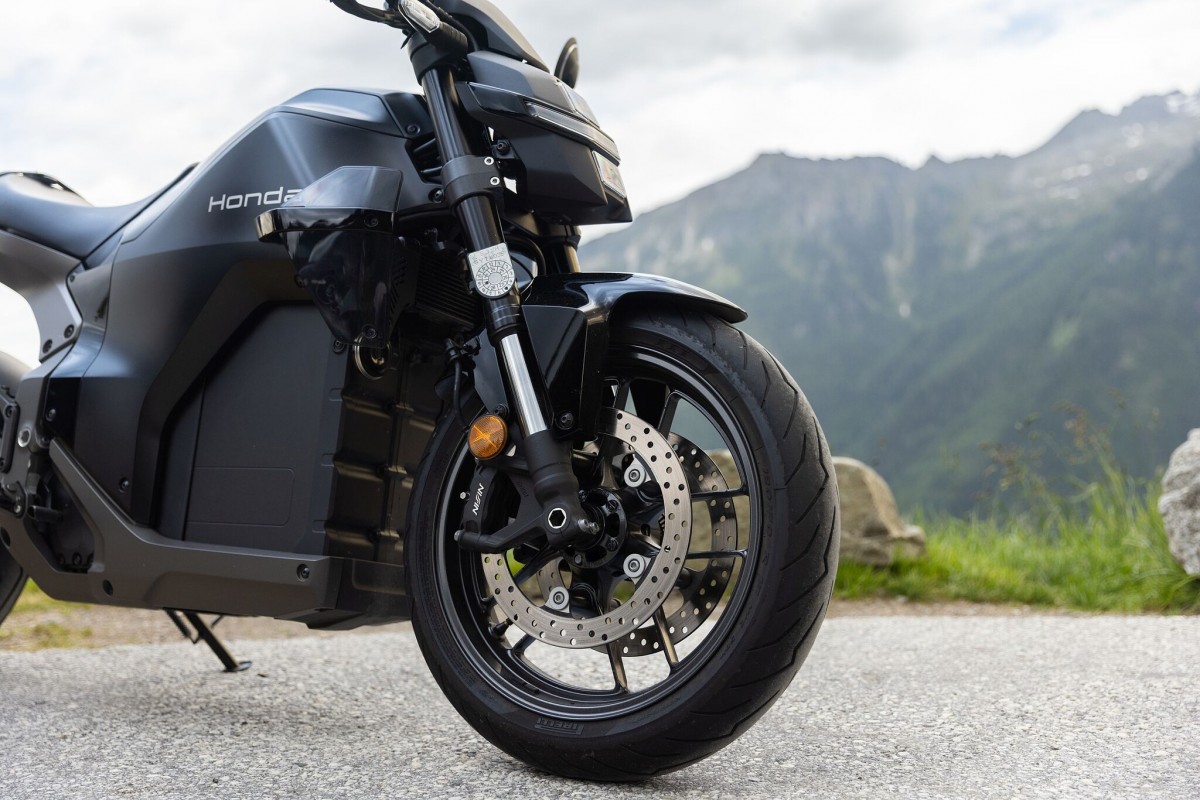 Тест-драйв Honda WN7 (2026)