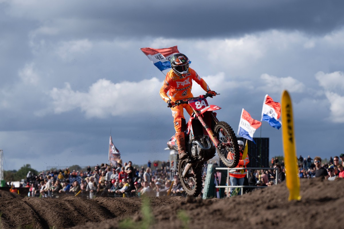 Джеффри Херлингс выигрывает MXGP Нидерландов