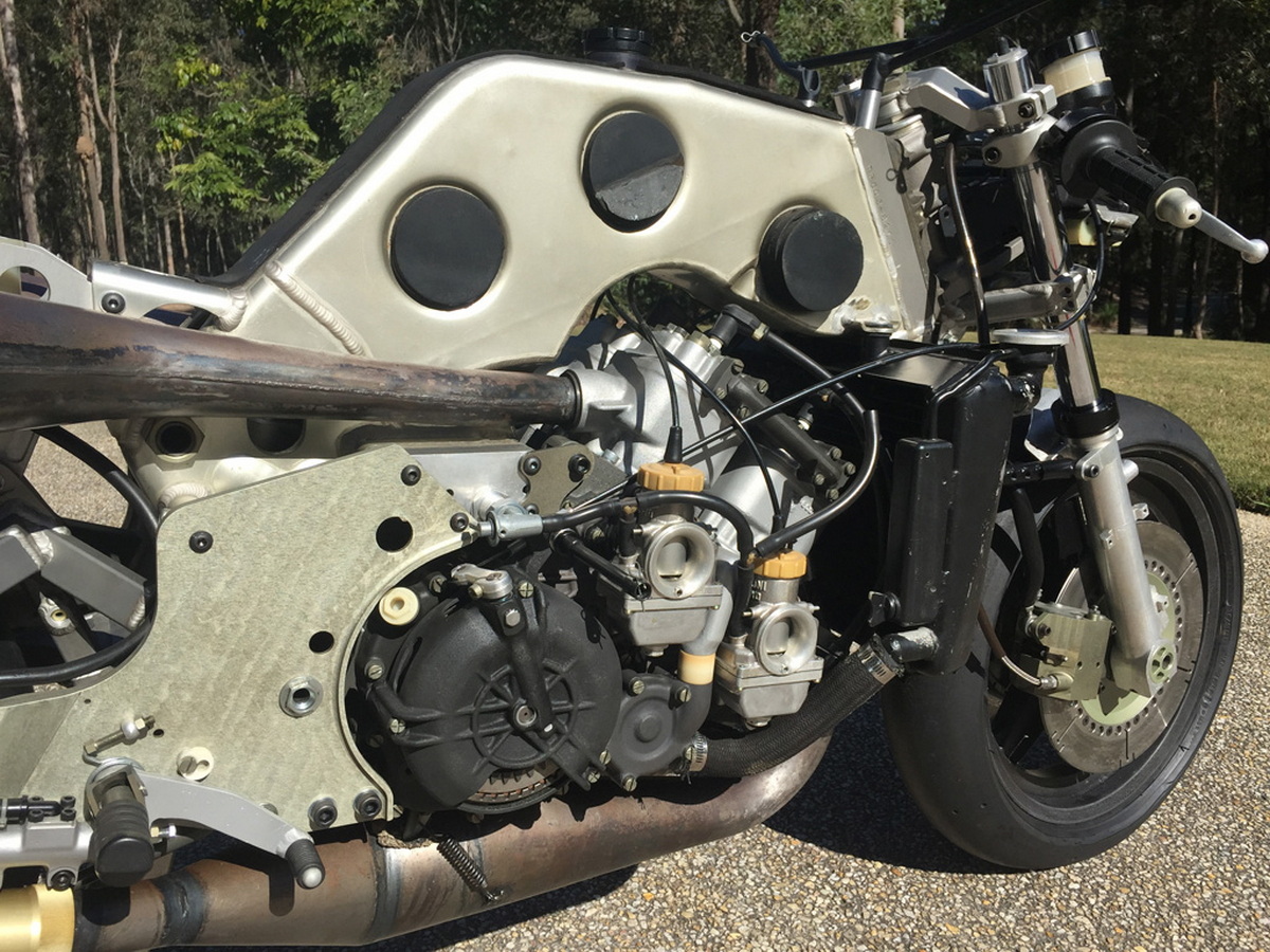 Шасси-монокок Kawasaki KR500