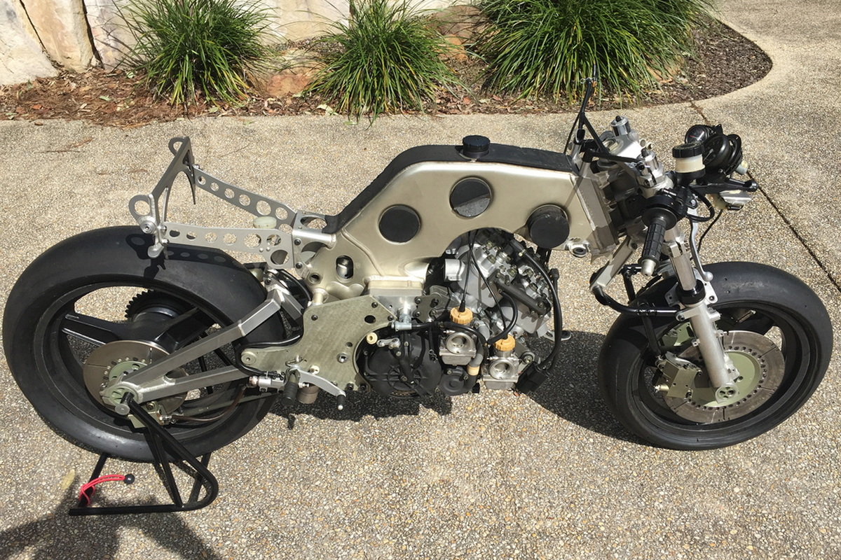 Шасси-монокок Kawasaki KR500