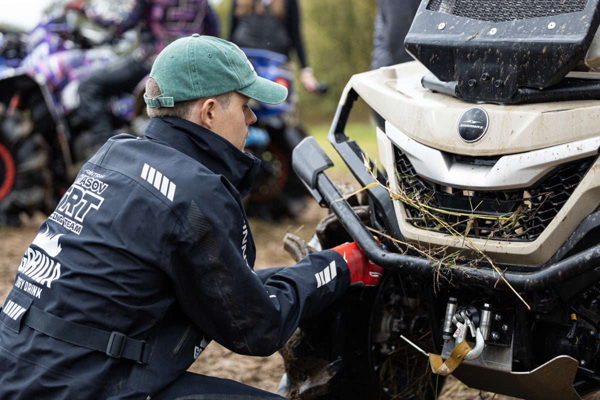 Иван Трясов с Sharmax Force 1100