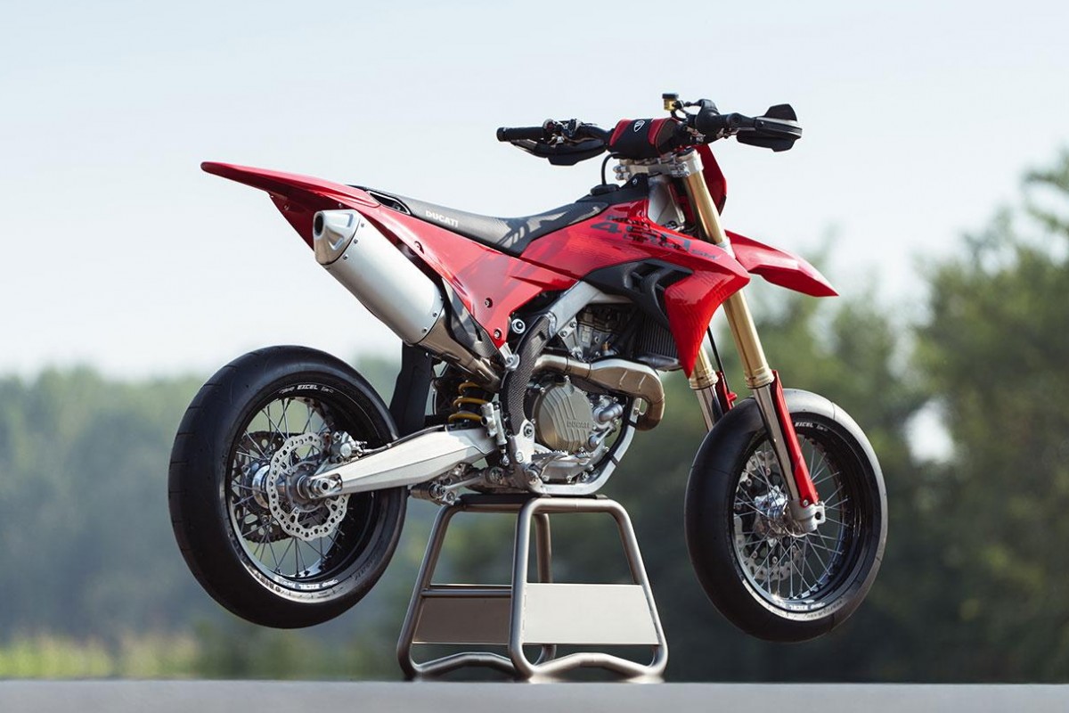 Мотард Ducati Desmo450 SM