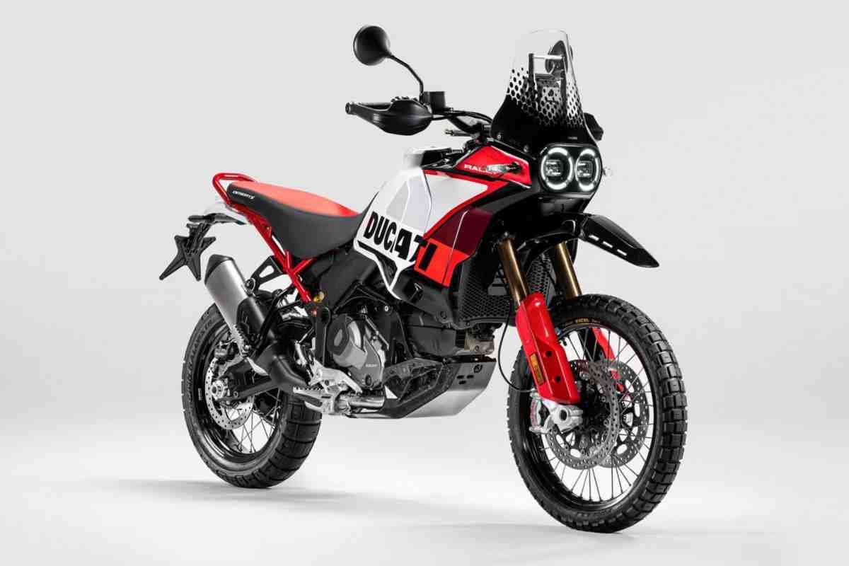 Ducati плавно отказывается от главной технологии - десмодромного привода клапанного механизма