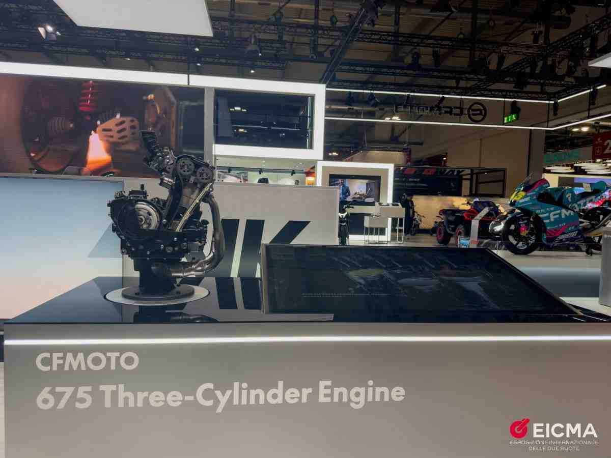 EICMA 2023: CFMoto    3-  Triumph Daytona 675