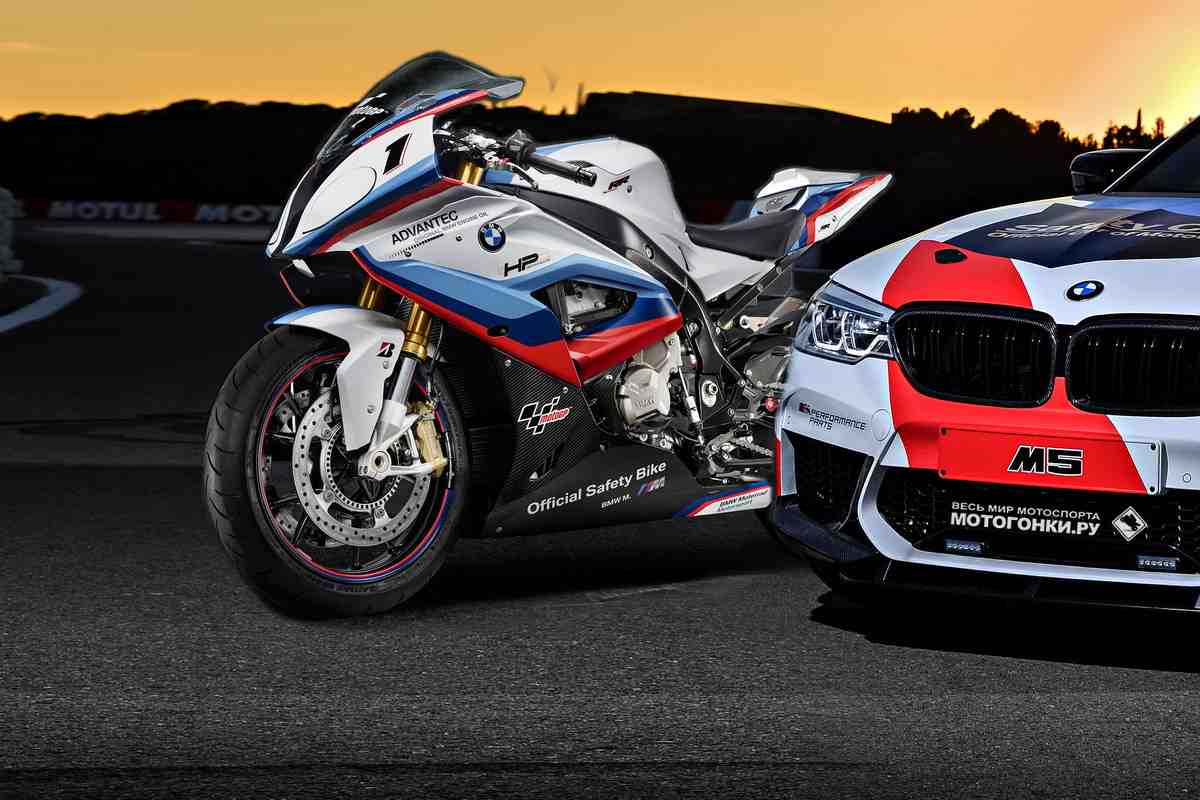 BMW начинает юбилейный 25й сезон в MotoGP: как войти в Премьер-класс, не имея своего прототипа