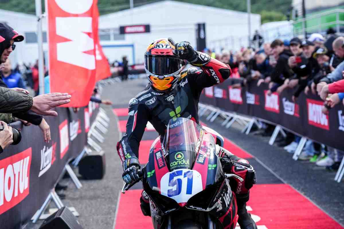 Чемпион Moto3 Хайме Масиа выиграл свою первую гонку World Supersport в Чехии
