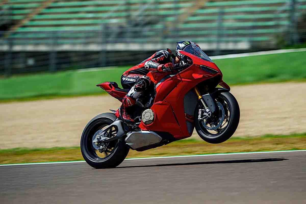 Испытание на выносливость: новый супербайк Ducati Panigale V4 дебютирует в 24 часах Ле-Мана