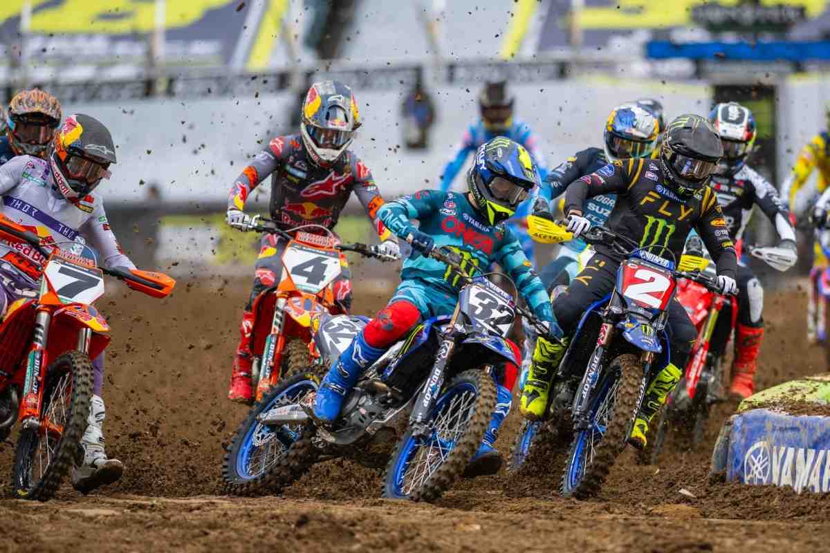 Отсюда и до финала AMA Supercross - это битва Уэбба и Секстона: кому отдают предпочтение эксперты на этапе в Нью-Джерси