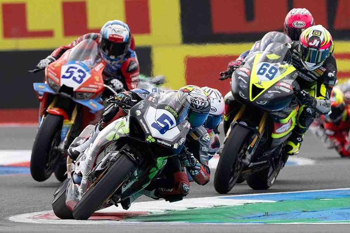 Соперники обломали атаку ZXMoto в субботней схватке за подиум Ассена: результаты WorldSSP