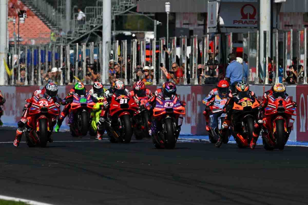 На финал MotoGP 2024 в Барселону продали больше билетов, чем на Гран