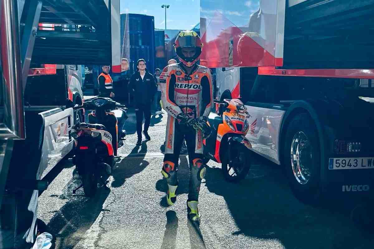 MotoGP: Жоан Мир не получил травм при падении на FP1 в Валенсии, но пропустит преквалификацию