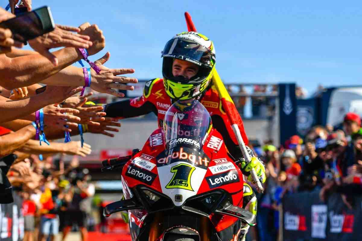 WorldSBK: Альваро Баутиста реабилитирован - Ducati празднует тройную победу в Арагоне