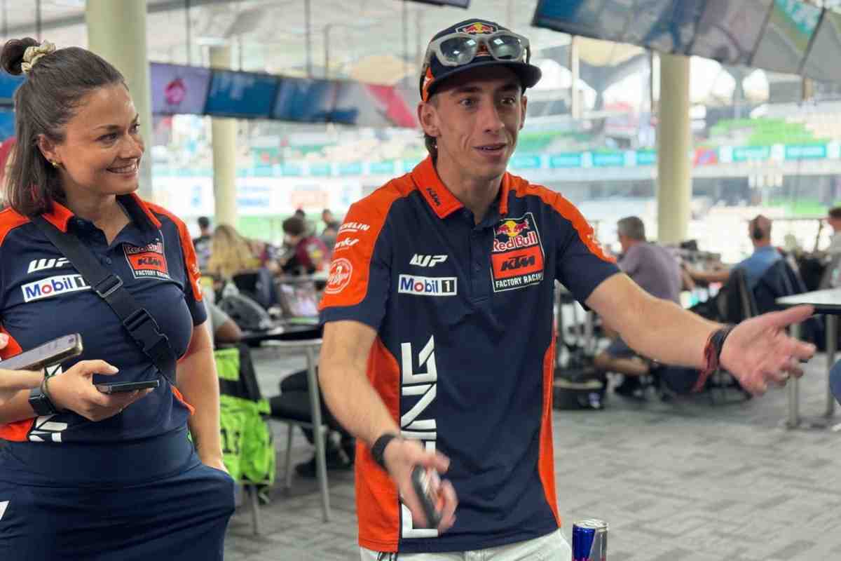 MotoGP 2025: Нарушение нового правила Ринса на квалификации обошлось Акосте в 2000 евро