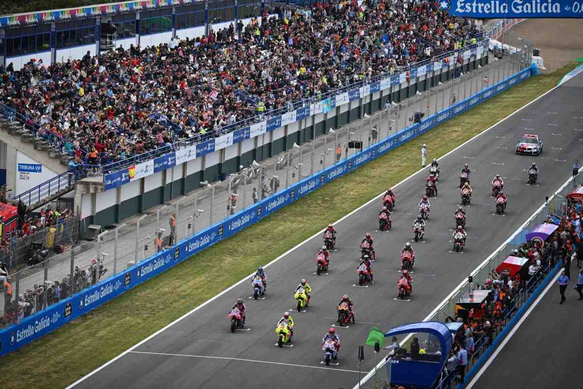 Поток приколов в Хересе еще не иссяк: Дирекция MotoGP оштрафовала пять гонщиков после спринта