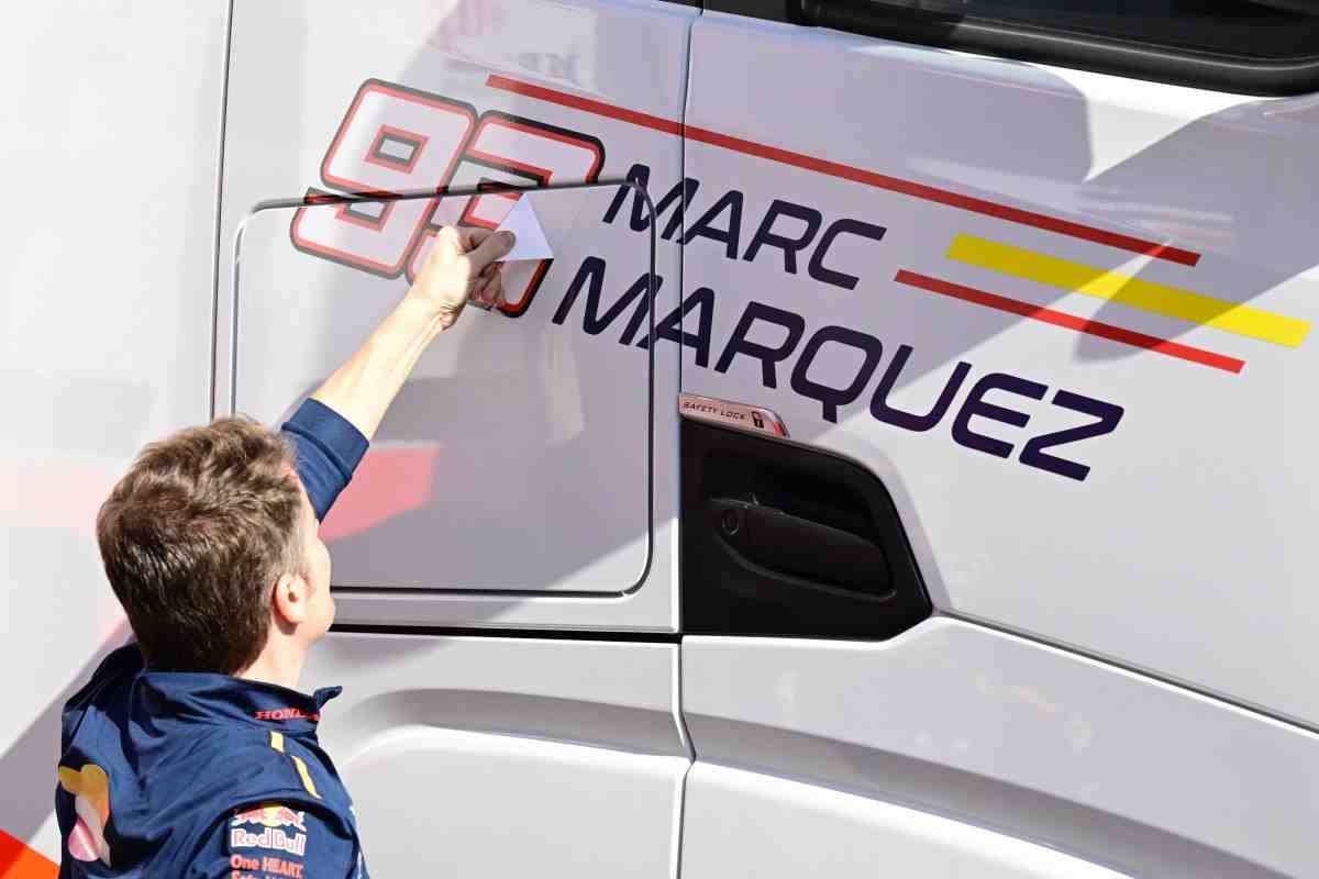 Сезон MotoGP 2024 года стартовал в Валенсии: фотографии с тестов IRTA - обновляется весь день