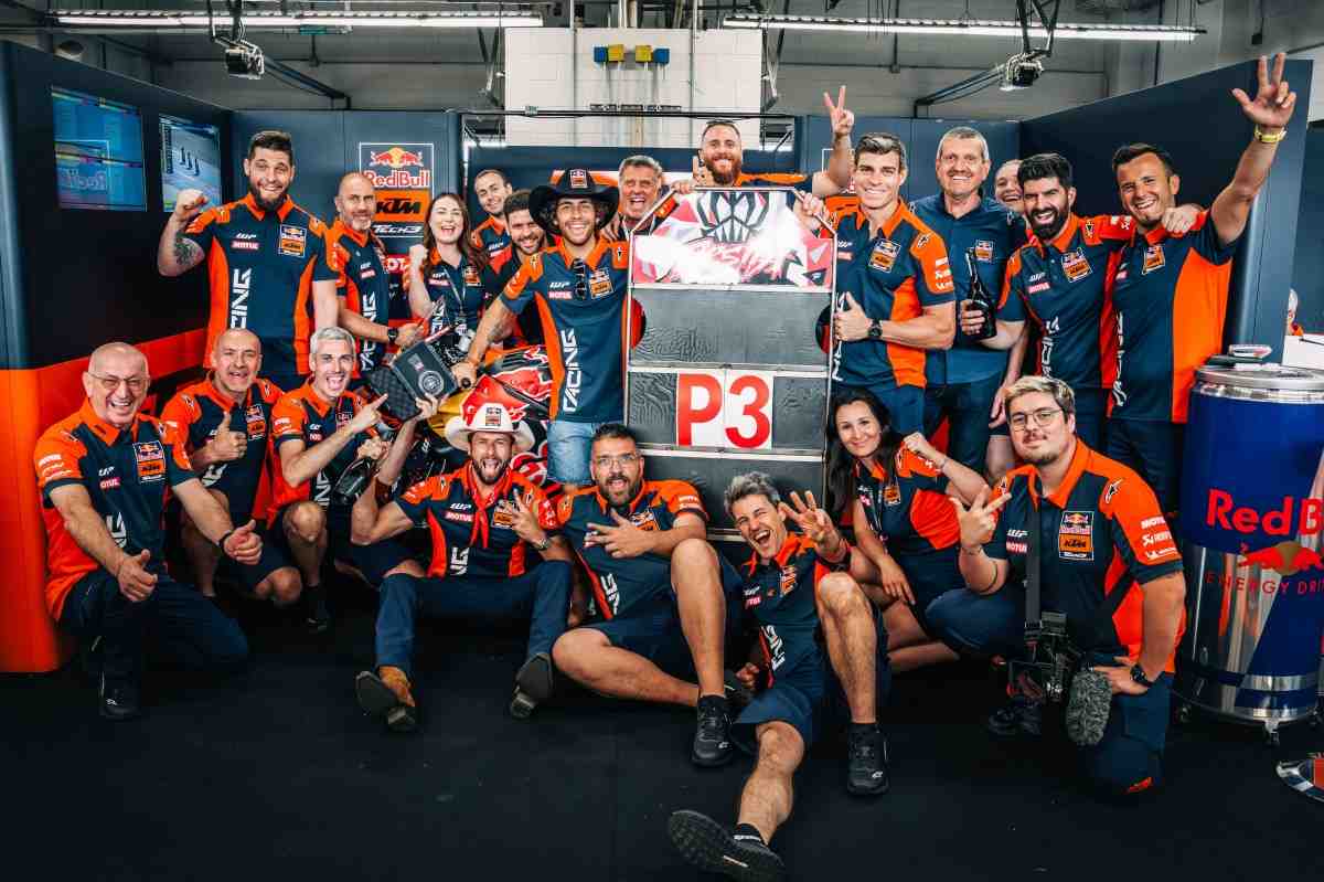 Изменение результатов спринта USGP MotoGP: Педро Акоста передает подиум Бастианини!