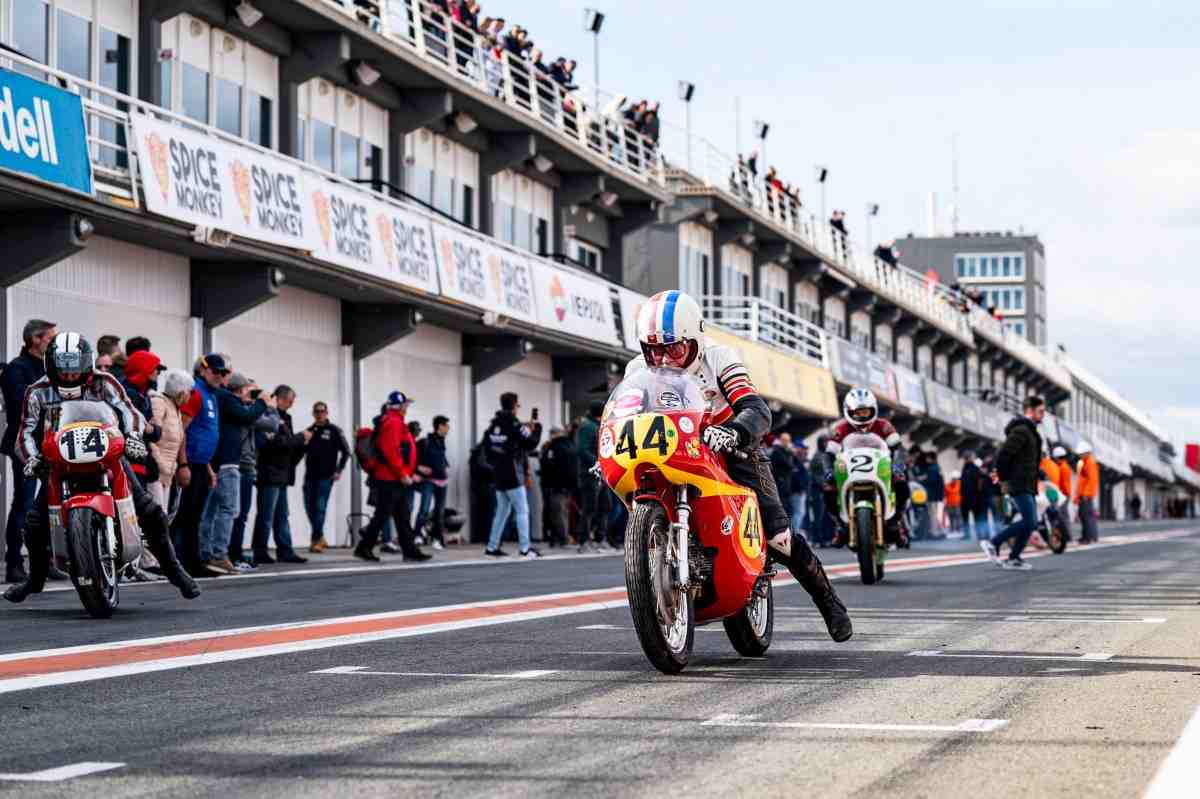 Ricardo Tormo Circuit провел большой фестиваль Racing Legends и заложил Аллею Славы MotoGP