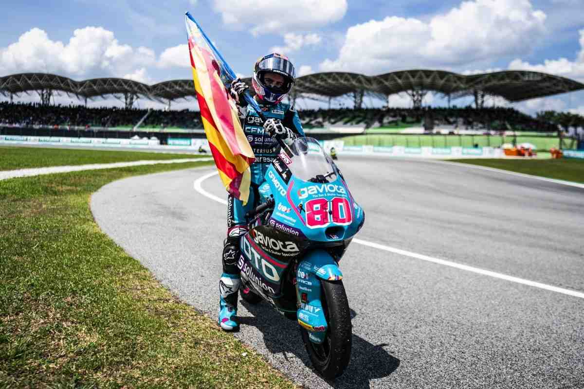 Moto3: -  -      13 !