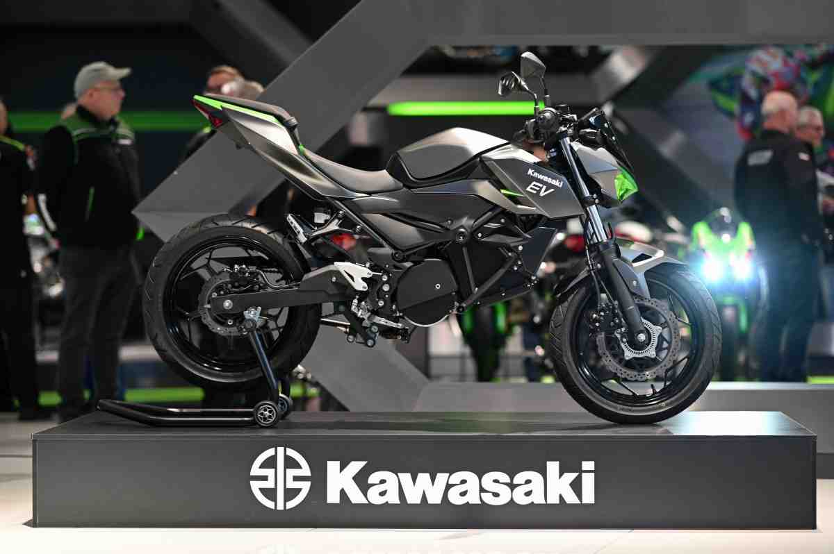 INTERMOT-2022: Kawasaki EV Concept   ʸ 