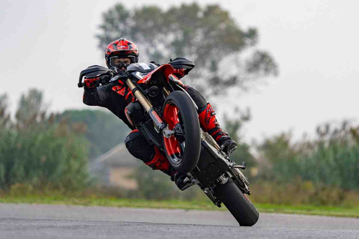 EICMA 2023: Ducati Hypermotard 698 Mono -  !