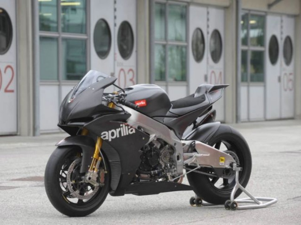 Aprilia rsv4 2010 Factory